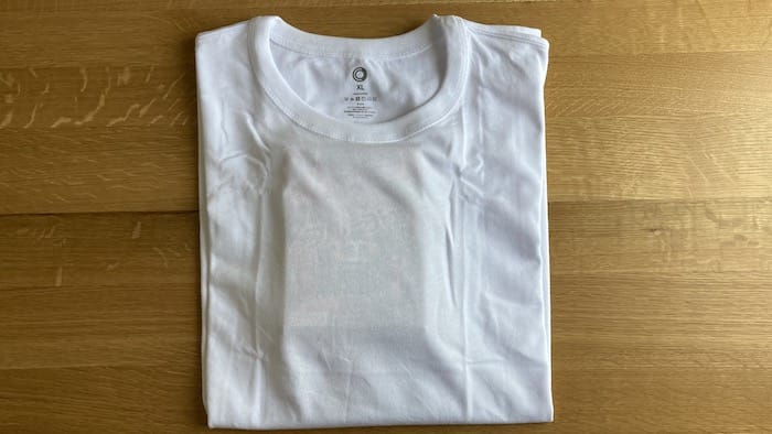 ファミマのアウターTシャツ（白）の透け具合