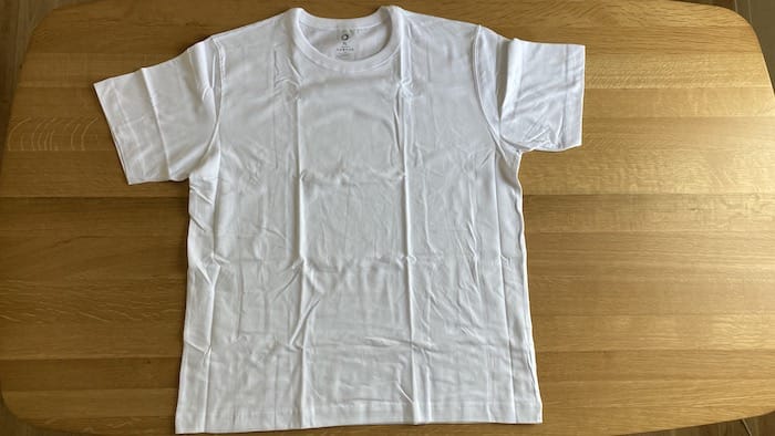 ファミマのアウターTシャツ（白）